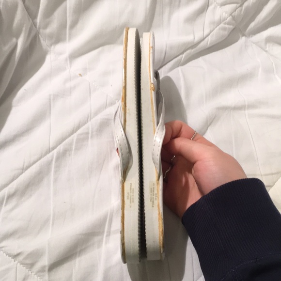 Ardene White Flip Flops - Picture 6 of 8